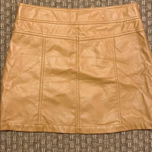 Pink soup dollhouse faux leather skirt size medium - Picture 3 of 6